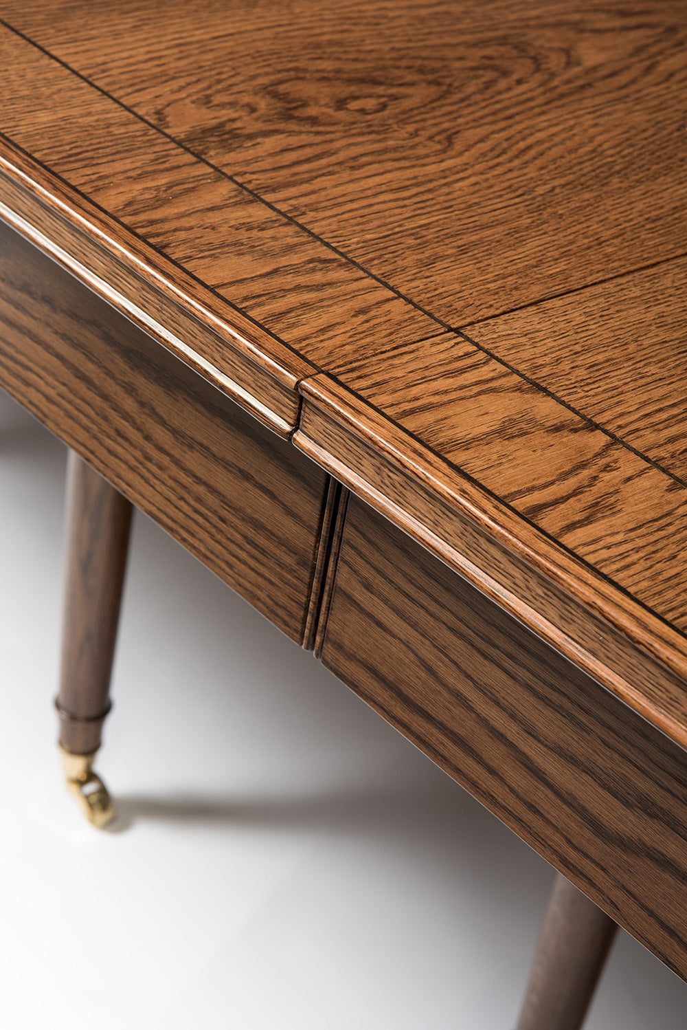 Viceroy's Expanding Table