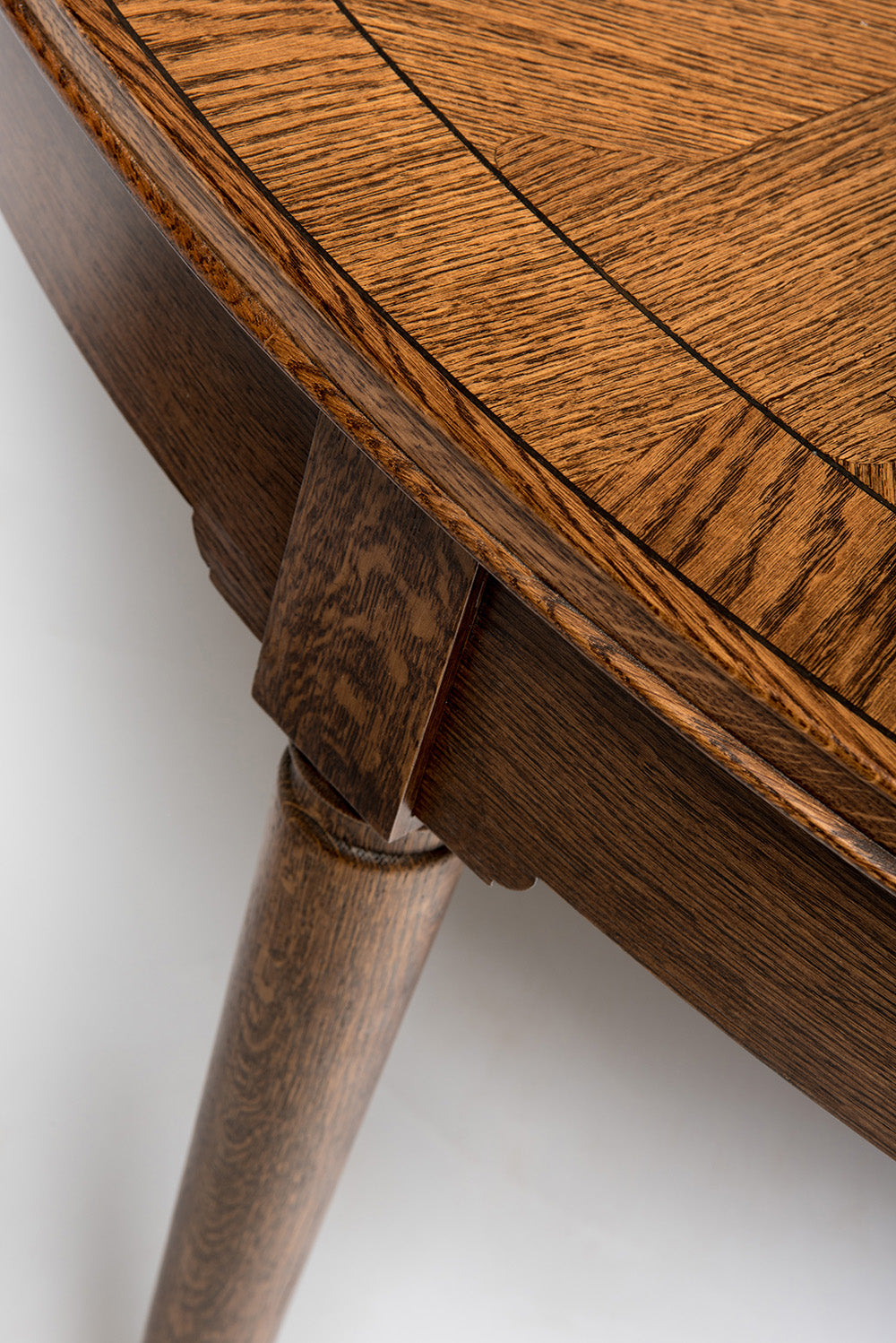 Viceroy's Expanding Table